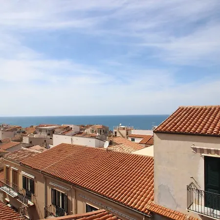 Kefa Holiday - Di Ruggero Cefalù